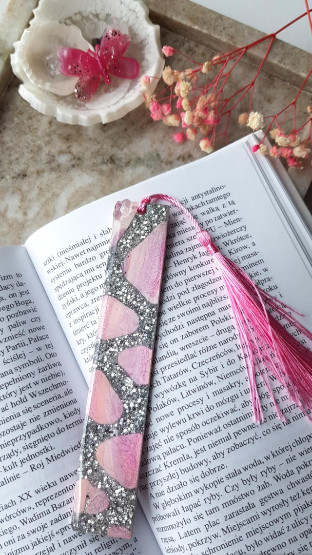 Marble pink bookmark with glitter