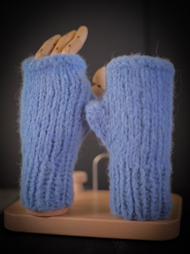 Mitaines en laine d'alpaga et soie bleu ciel