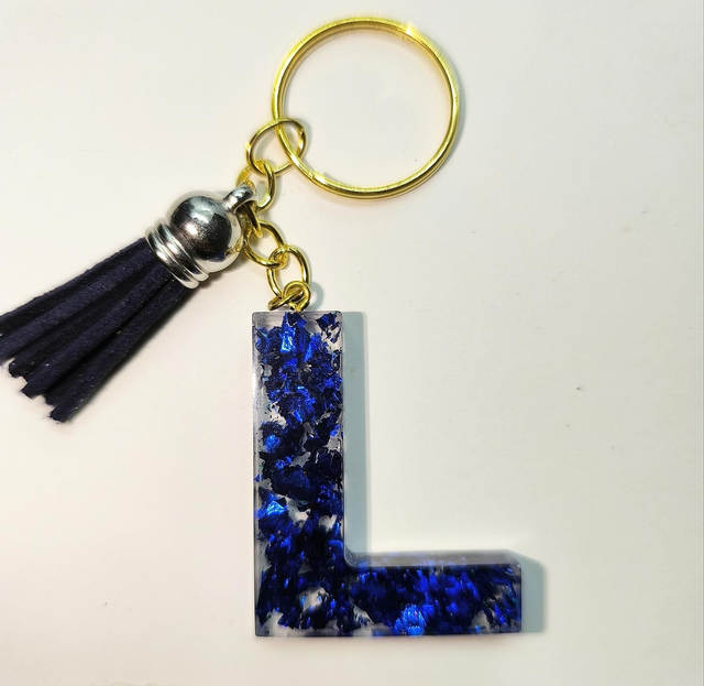 Porte clés initiale "L" feuilles bleu foncé 