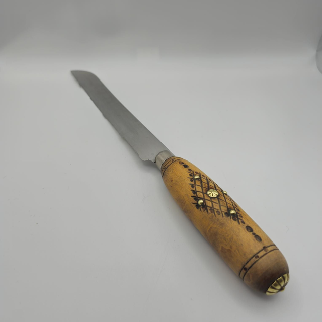 Couteau à pain ancien 
