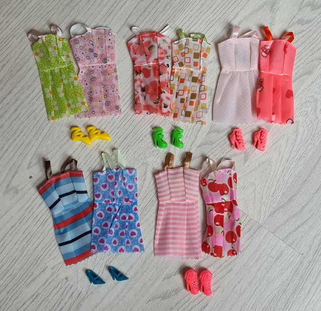 Barbie Sindy Dolls Dresses and Shoes set