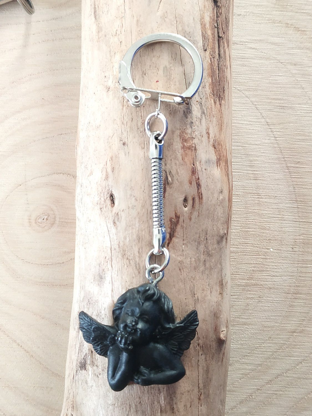Porte-clés ange noir