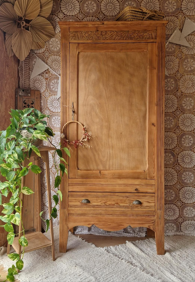 Armoire parisienne 