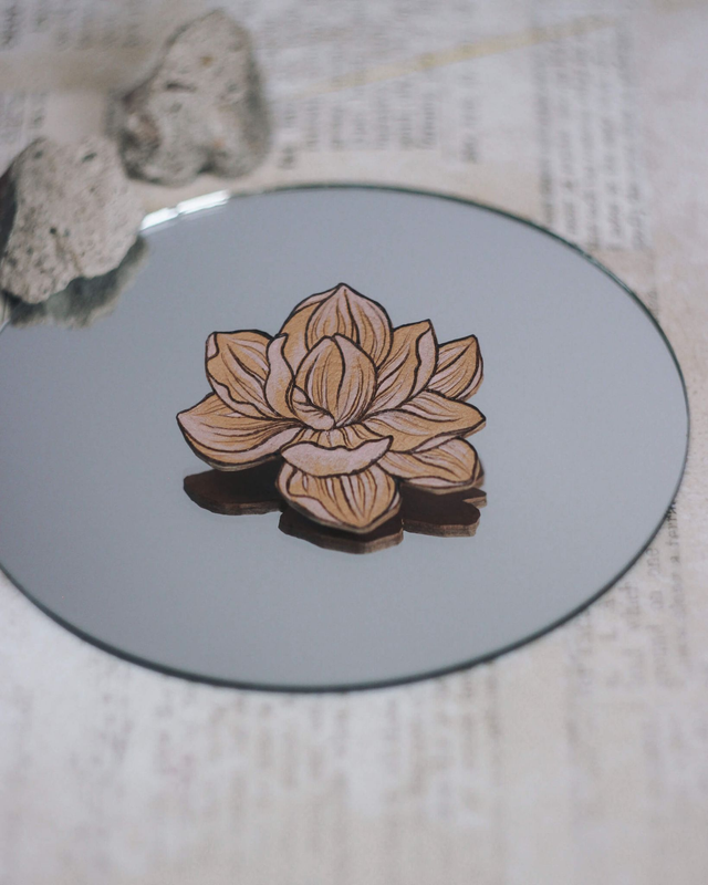 Pin broszka magnolia