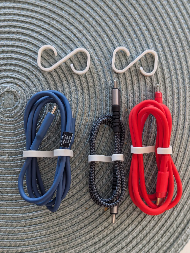 Cable Organizer / Cable Holder Clip - By Vasichkin