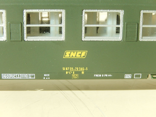 voiture UIC verte 2cl B9c9 Europolitrains 120241 H0