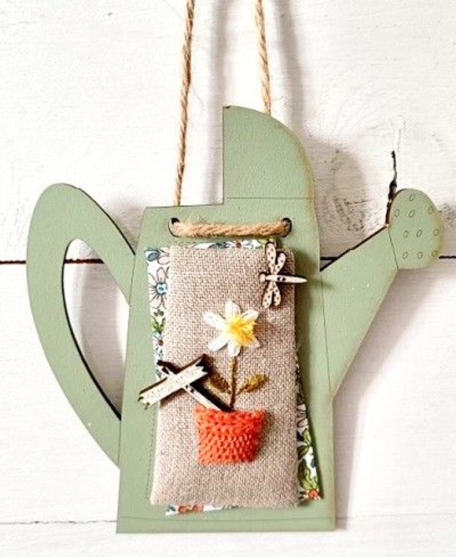 kit de Stumpwork "Arrosoir et pot"