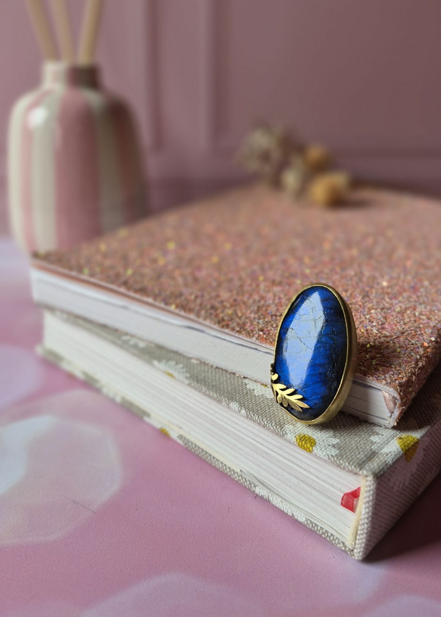 3.Pin's Labradorite