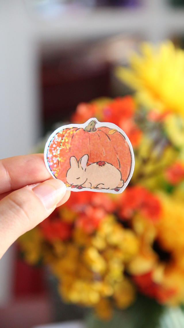 Sticker lapin et sa citrouille 