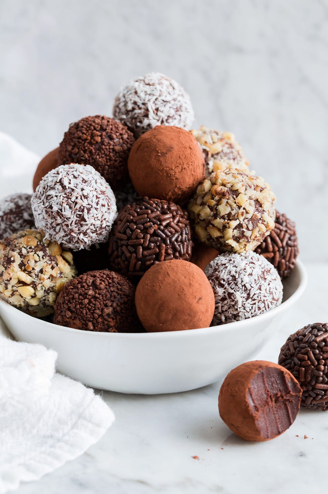 Homemade Chocolate Truffles 
