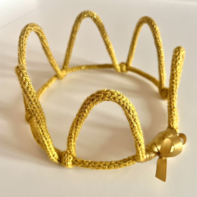 Couronne roi ou reine en tricotin à personnaliser 