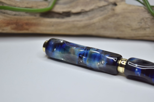 STYLO A BILLE FACETTES FIL D'ARGENT MONTURE OR