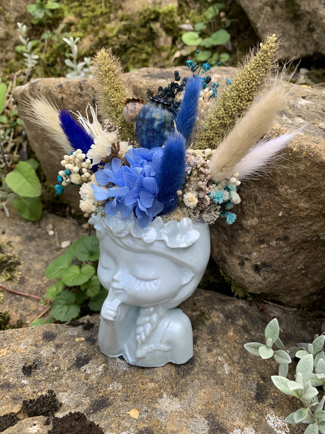 Vase silhouette femme bleue