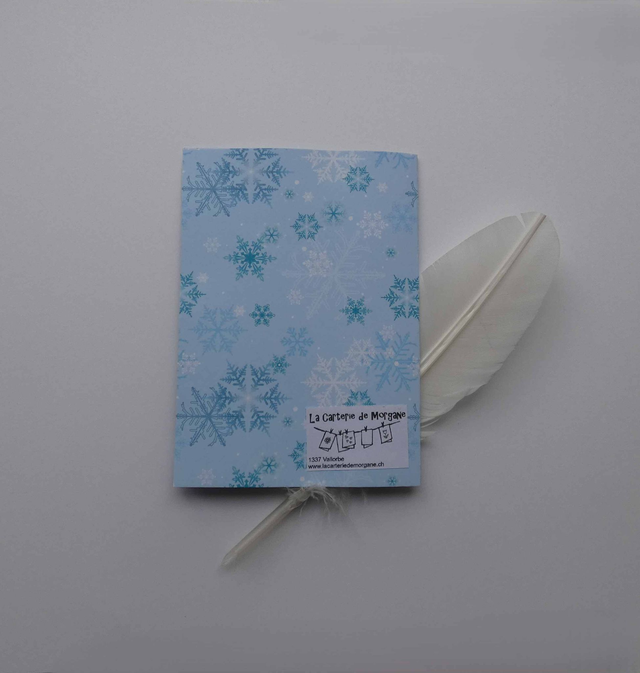 L'ours brodé au cadeau de Noël