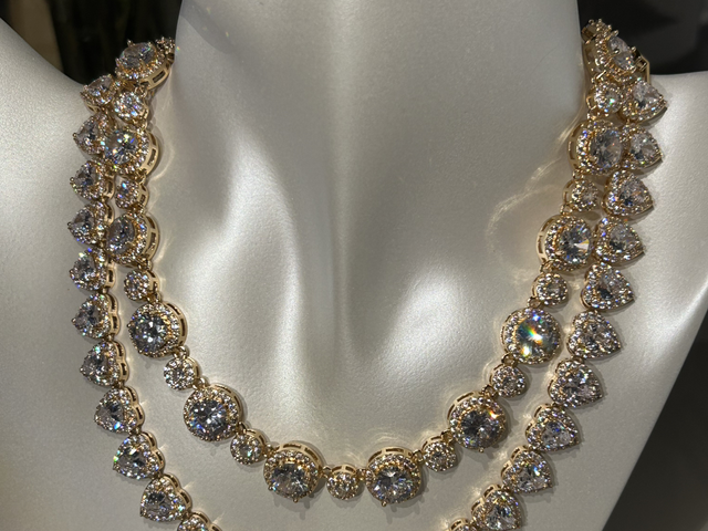 Colar inspiração SW coração ou PD esferas em zircônias banho flash - disponível ouro e prata.