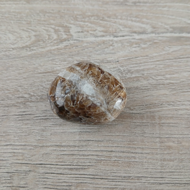 Bruine Calciet – Aarding &amp; Stabiliteit 3x2,5x1,5cm  (12.105)