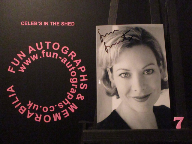 Sara Stewart Authentic Autographed 6x4 Photograph (B7)