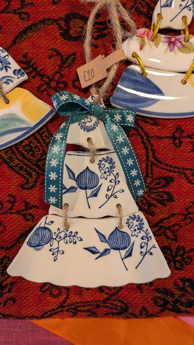 Hanging plate tree 1