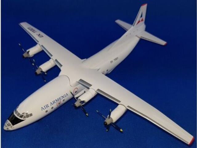 Antonov An-12 Air Armenia (EK 11001), 1:200, lim. Ed. 50, very rare!