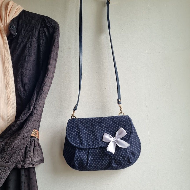 Sac forme pochette &quot;Kiko&quot; bleu marine