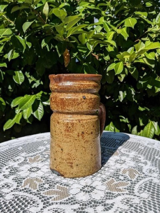 Pichet en grès vernissé