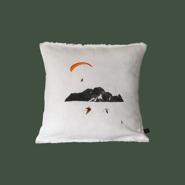 Housse de coussin PARAPENTE blanc brodé main