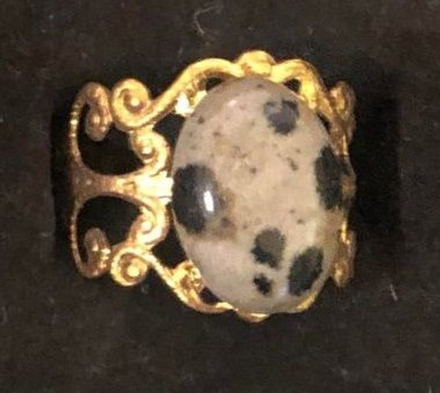 jaspe dalmatien (bague baroque dorée) 