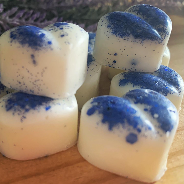 Blackberry and Bay soy wax melt tin