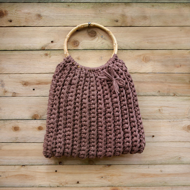 Sac à main à anses circulaires, au crochet, une réalisation artisanale créateur (handmade)