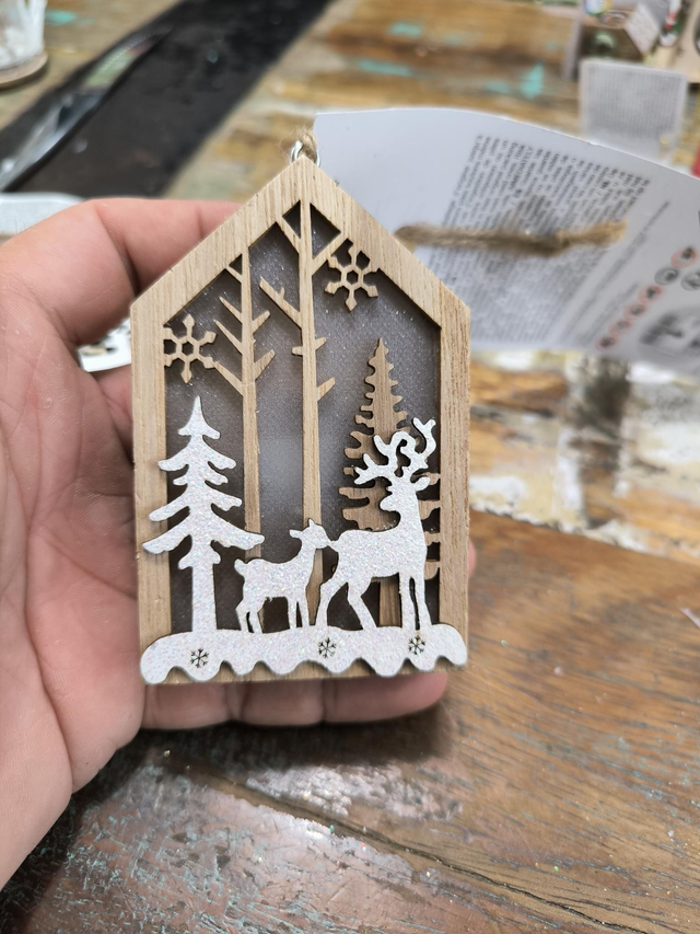 DECORATION LUMINEUSE A SUSPENDRE CERF