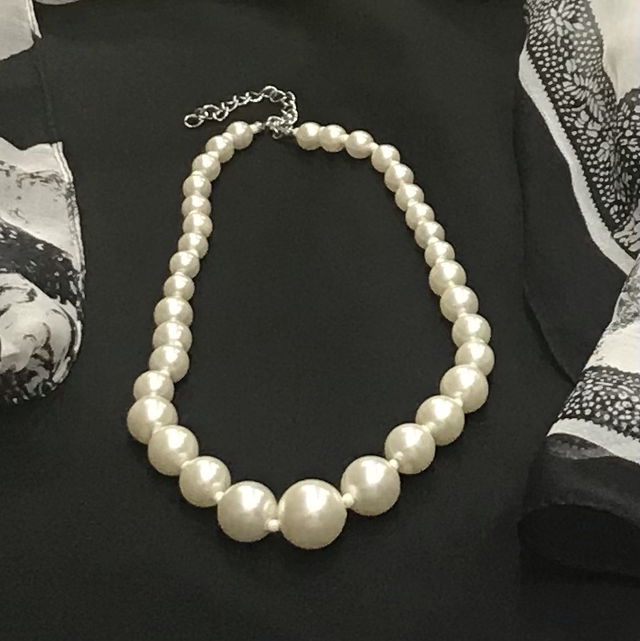 Cream Coloured Necklace- NEC67