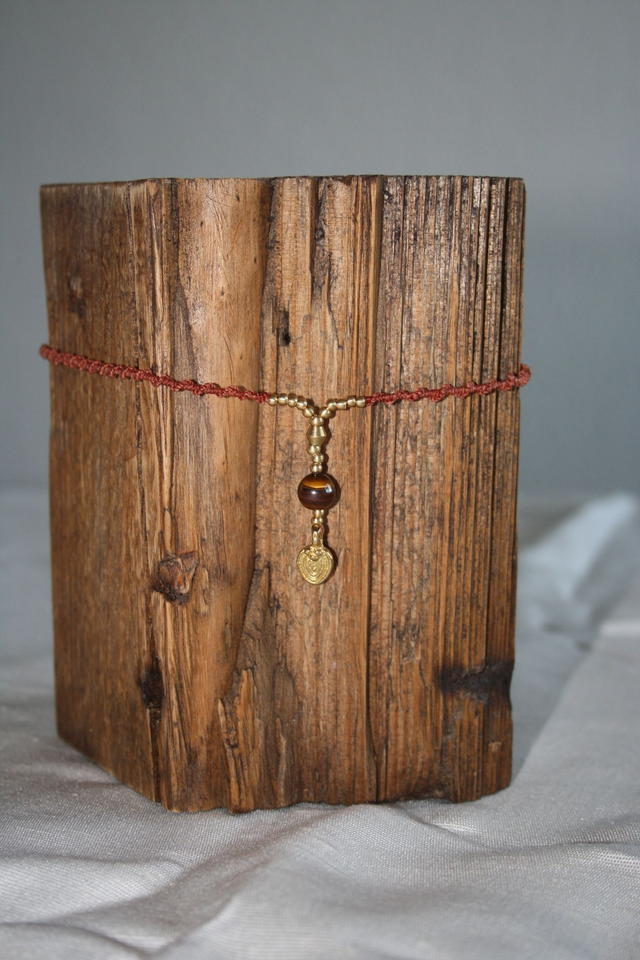 Boho-Kette mit Tigerauge-Perle und Lebensspirale
