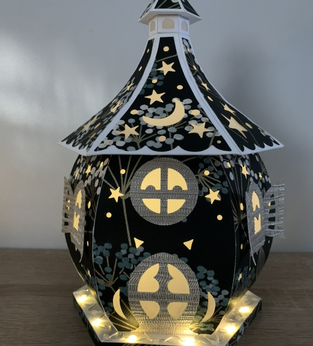 Maison lumineuse imprimé noir