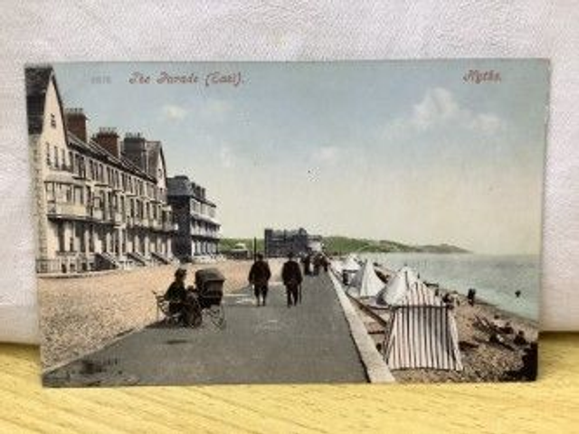 Hythe, The Parade (East) Kent, vintage unbranded postcard. Our Ref No. R365 £2.50
