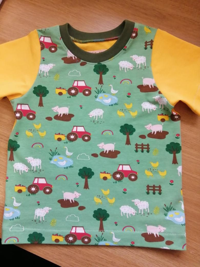 T-shirt - 2 yrs (92 cm).   Farm