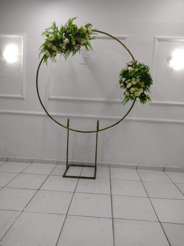 PAINEL REDONDO FLORAL - LOCAÇÃO