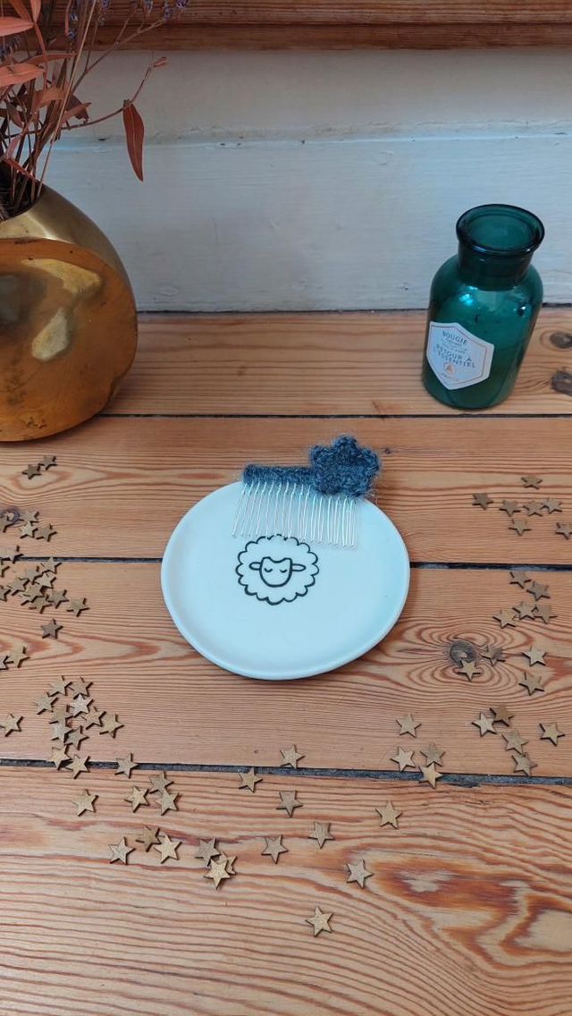 Barette peigne argentée avec fleur mohair