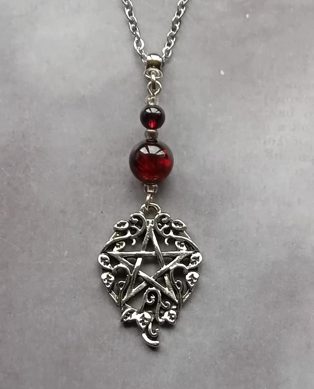 Garnet Ivy Pentagram Necklace 