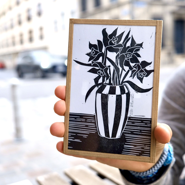 Jonquilles dans son vase n&amp;b - petit cadre 10x15