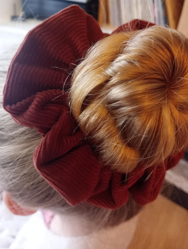 Chouchou velours côtelé marron 