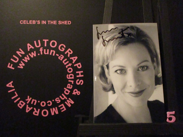 Sara Stewart Authentic Autographed 6x4 Photograph (B5)