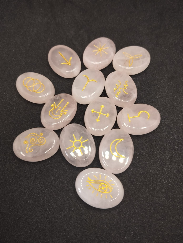Runes de sorcières en quartz rose
