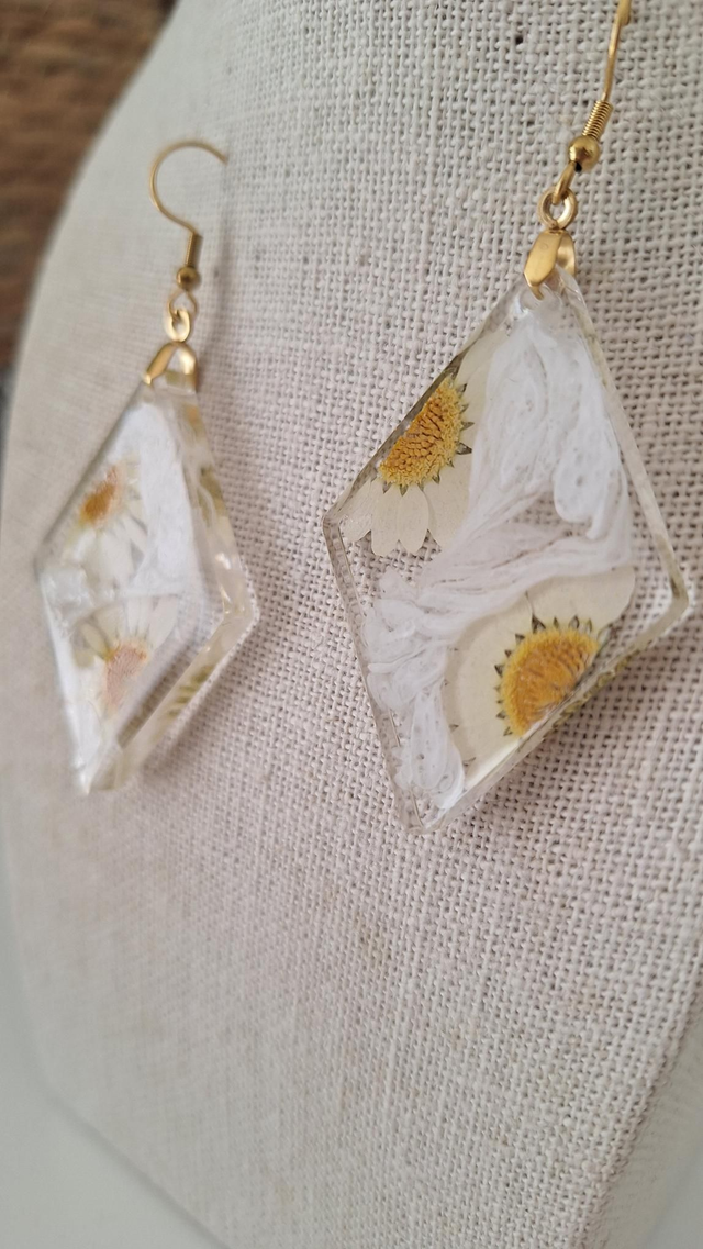 Boucles oreilles losanges fleur et nuage blanc