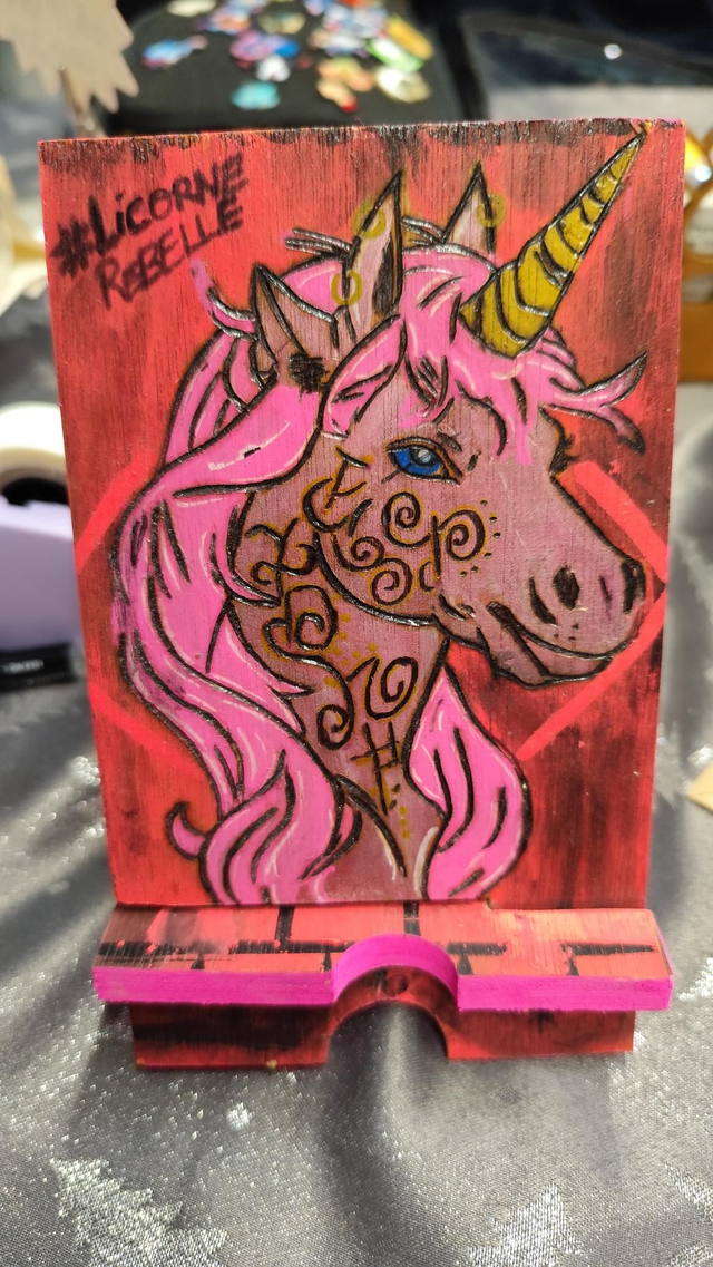 Support de charge téléphone licorne rebelle 