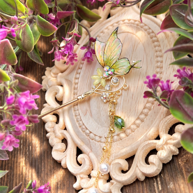Papillon verts de la foret - pic a cheveux 