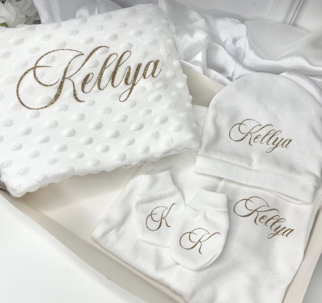Coffret plaid et tenue de naissance 