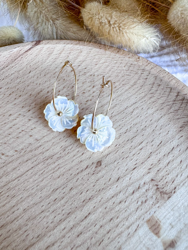 Boucles d’oreilles Mini Fleur de Nacre Blanche