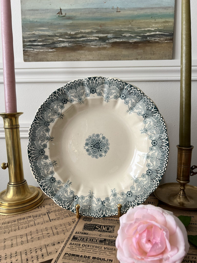 HENRIETTE 1 - Assiette creuse signée Choisy-le-Roi - Terre de Fer