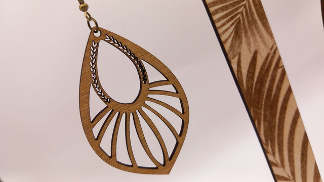 boucles d'oreilles en bois