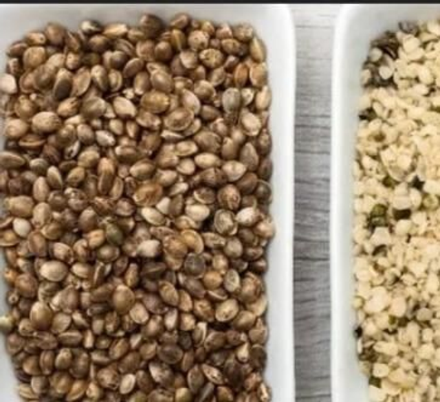 Semi di canapa intero